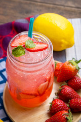 Strawberry juice and lemon soda juice mixed with soda. Add flavor Improve the health of the body can do at home. Juice on empty days Or party