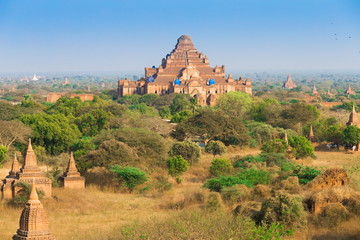 Fototapeta premium Myanmar. Bagan. Landscape pagodas