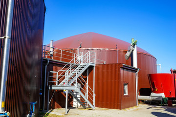 Dezentrale Energieerzeugung - Gärbehälter einer Biogasanlage