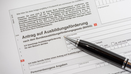Bafög Antrag mit Kugelschreiber