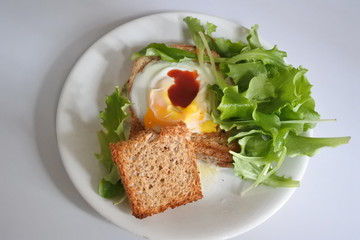 egg toast with salad
