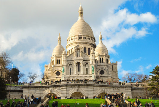 Vista da igreja Sacre Couer, Paris Fran&ccedil;a, La Basilique du Sacr&eacute; C&oelig;ur de Montmartre