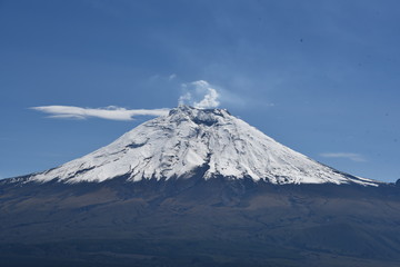 Fototapeta na wymiar Cotopaxi Volcano 