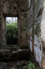 Palácio abandonado e em ruínas