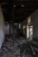 Fototapeta na wymiar Fábrica antiga e abandonada