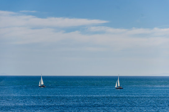 Fototapeta Luxury yachts at Sailing regatta in Santa Barbara