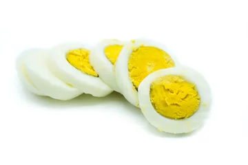 Foto auf Acrylglas Gekochtes Ei Eier isoliert freigestellt auf weißen Hintergrund, Freisteller © oxie99