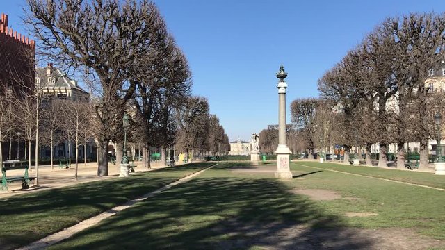 Pelouse du Jardin du Luxembourg &agrave; Paris