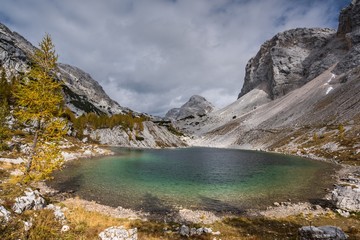 Fototapeta premium Lake Ledvica at Triglavska Sedmera jezera In Triglav National park