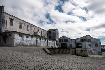 Fototapeta na wymiar Antigas fábricas abandonadas