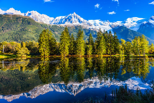  Stunning reflections of snowy peaks