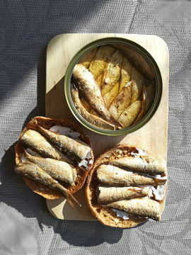 sprotten fischbr&ouml;tchen