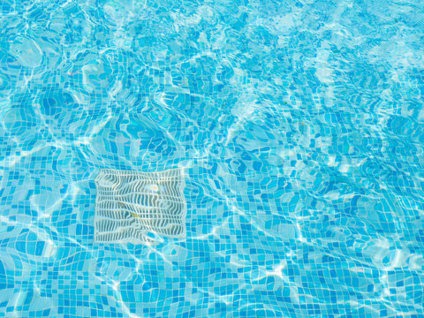 Swimming Pool With Drain Board