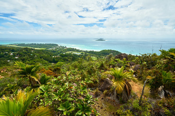 Fototapeta na wymiar View on anse kerlan fom chenard's moutain, Praslin, Seychelles