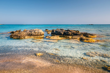 Fototapeta na wymiar Elafonissi beach with pink sand on Crete Island, Greece