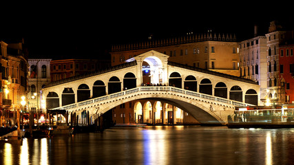 Fototapeta na wymiar Rialto by night, Venice