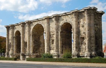 Fototapeta premium Porte Mars, an ancient Roman three-arched triumphal gate - Reims, France
