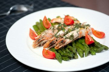 shrimps with asparagus