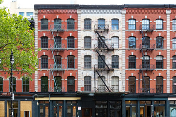 Naklejka premium Budynki na Duane Street w dzielnicy Tribeca na Manhattanie w Nowym Jorku