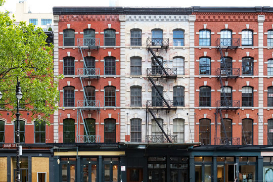 Fototapeta Buildings on Duane Street in the Tribeca neighborhood of Manhattan, New York City