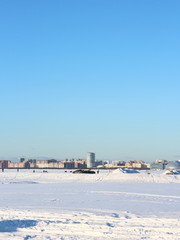 Fototapeta na wymiar snow-covered coast on a winter day
