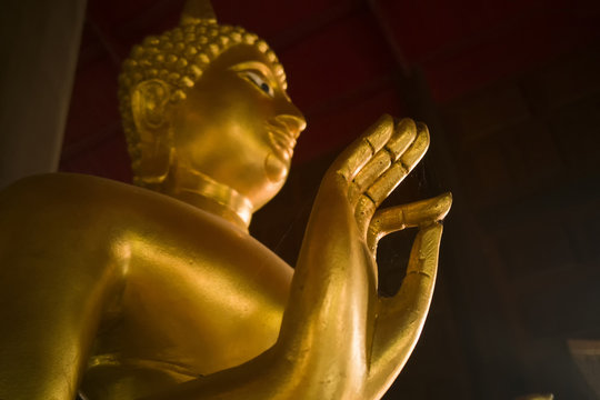 Hands's Buddhist state in Temple's Thailand