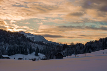 Die Hütte im Schnee
