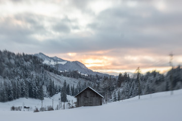 Die Hütte im Schnee