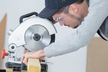 precise cutting of wood