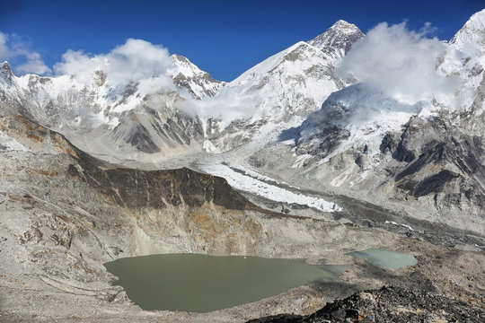 Changtse and Everest peaks from Kalapattar, 5545m