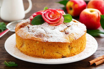 apple pie with vanilla cream.