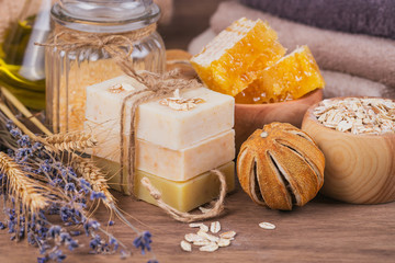 Honeycomb, cosmetic oil, sea salt, oat and handmade soap with honey