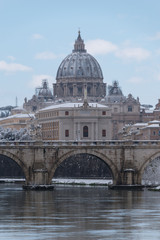 Fototapeta na wymiar Snow in Rome 26 February 2018 - saint Peter Vatican City , Italy 