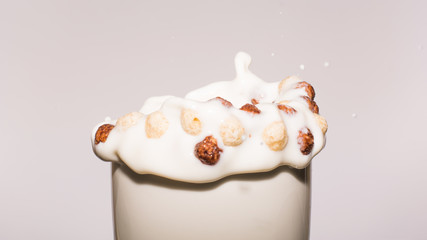 Milk breakfast with high-speed shooting