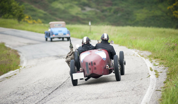 Auto d'epoca decappottabile

