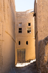 Al Hamra is a 400-year-old town in the region Ad Dakhiliyah, in northeastern Oman. Famous by it´s ruins of the old city

