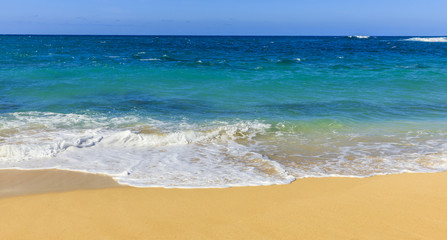 Fototapeta na wymiar Ocean Wave background in Oahu, Hawaii 