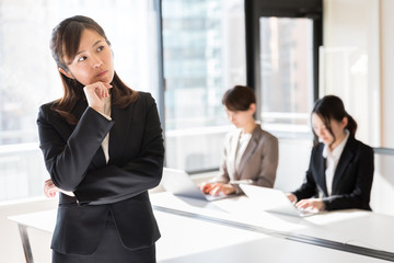asian businesswomen working in office