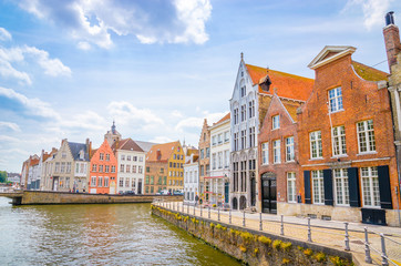 Fototapeta premium Beautiful canal and traditional houses in the old town of Bruges (Brugge), Belgium
