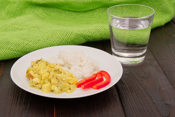 Cauliflower mixture with curry and rice