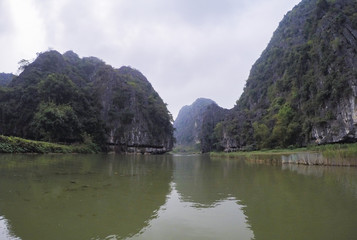 Fototapeta na wymiar Tam Coc landscape, Binh Ninh - Vietnam - Asia
