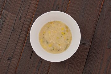 Vegetable yeast soup with leek