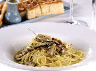 Spaghettinni with trifolatti mushrooms
