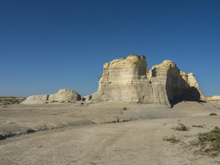 Fototapeta na wymiar The Chalk Pyramids - Monument Rocks, Kansas
