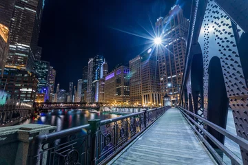 Tableaux ronds sur aluminium brossé Chicago Chicago downtown  illuminated view by the river