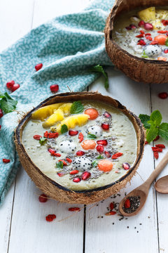 Smoothie bols au Th&eacute; Matcha et Fruits Exotiques