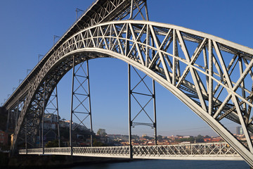 Fototapeta na wymiar Bridge over the Douro river.