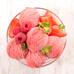 berry ice cream