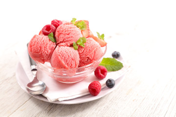 berry ice cream