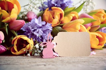 Osterkarte - Blumenstrauß mit Etikett und Hase 